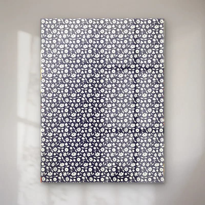 Charles Goy – White flowers pattern in cam tablo — Charles Goy – White flowers pattern in — siyah beyaz çiçek deseni